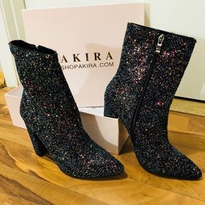 AKIRA Sparkly booties 7.5